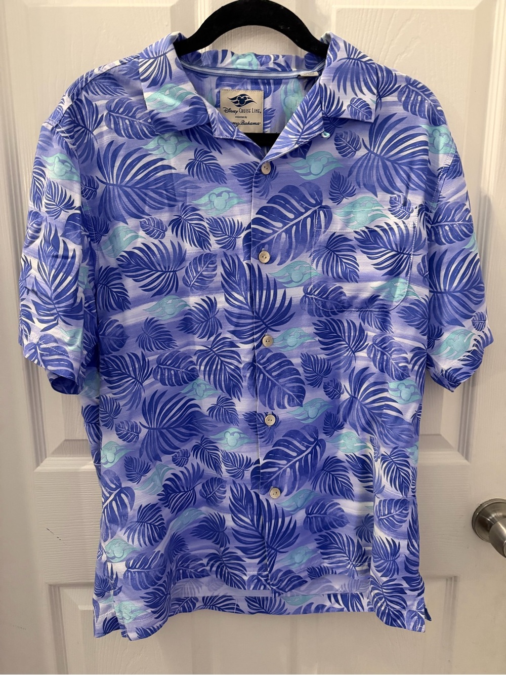Disney Cruise Line Tommy Bahama Blue & Aqua Leaf Print Shirt